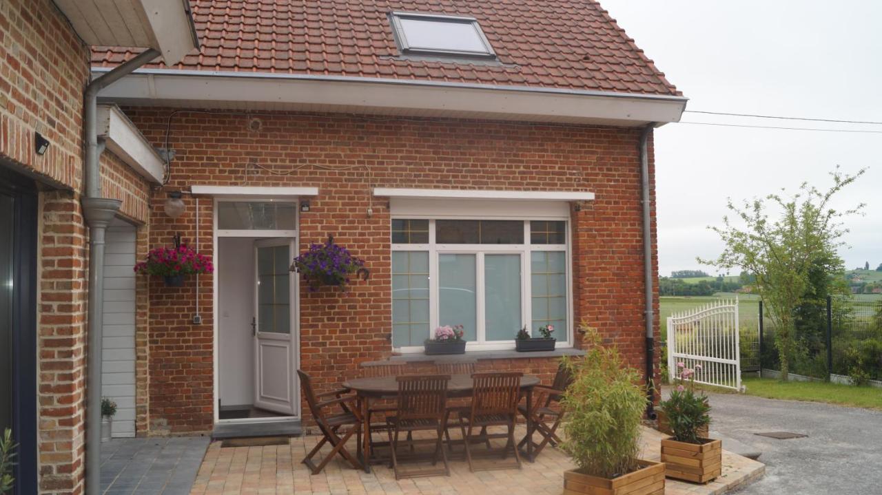 Sur La Route Des Monts Apartman Bailleul  Kültér fotó
